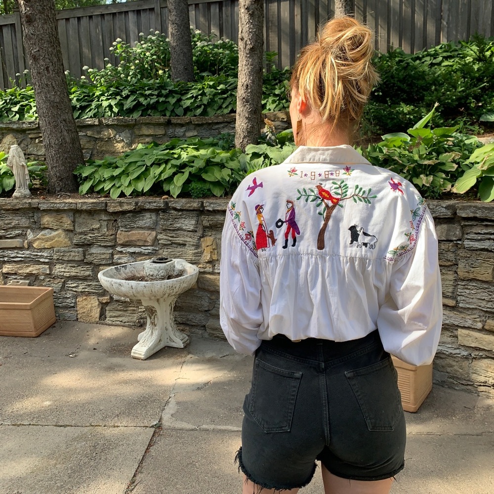 Embroidered blouse - Picture 4 of 5